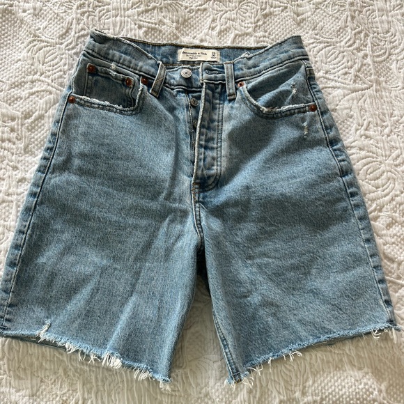 Abercrombie & Fitch Pants - Abercrombie High rise “the 7” Dad Short” Demin